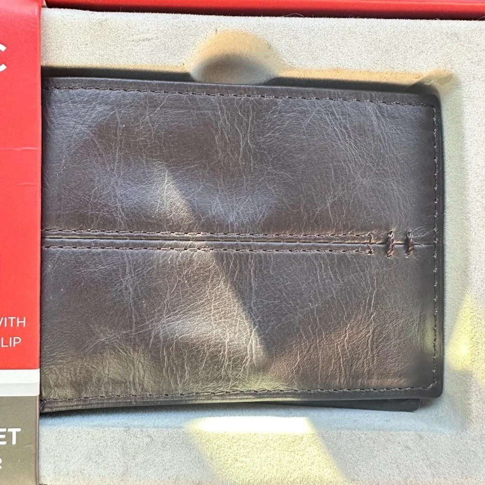 Relic Men's Dark Brown Leather wallet and Money Clip Set